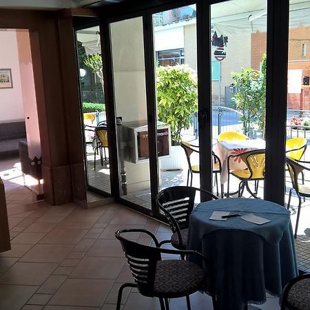 Hotel Villa Domiziana Rimini Exteriér fotografie