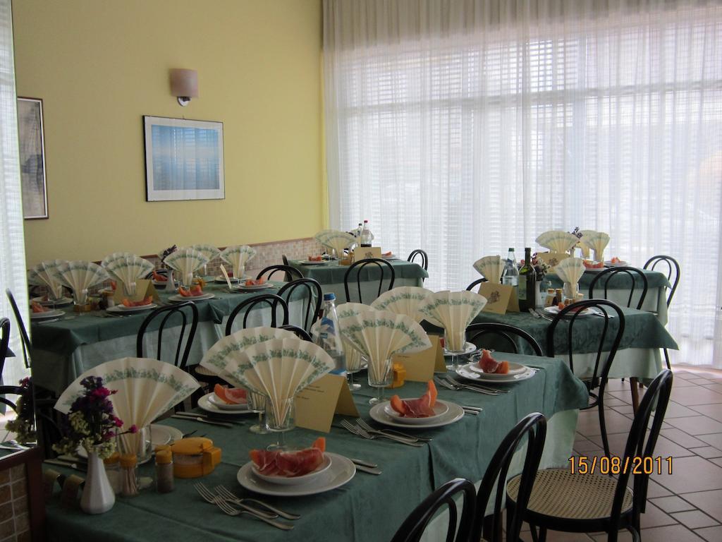 Hotel Villa Domiziana Rimini Exteriér fotografie