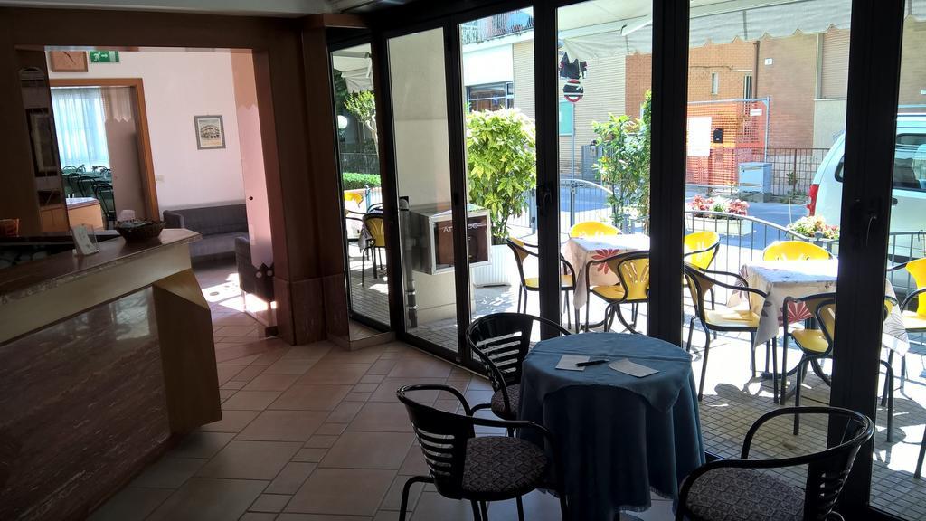 Hotel Villa Domiziana Rimini Exteriér fotografie